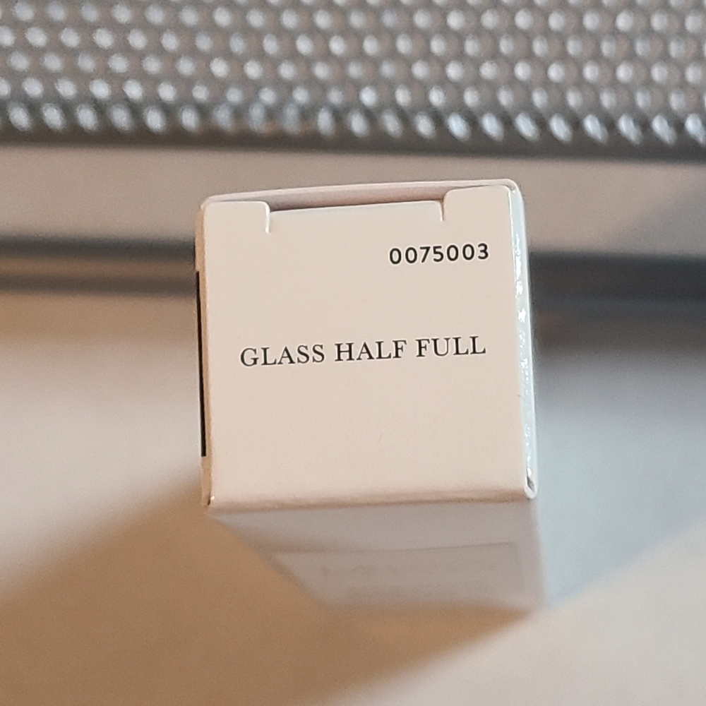 Laura Geller Fine Shine Glossy Lip Oil Color Glass Half Full NIB .25 Oz/ 7 G - Picture 2 of 7